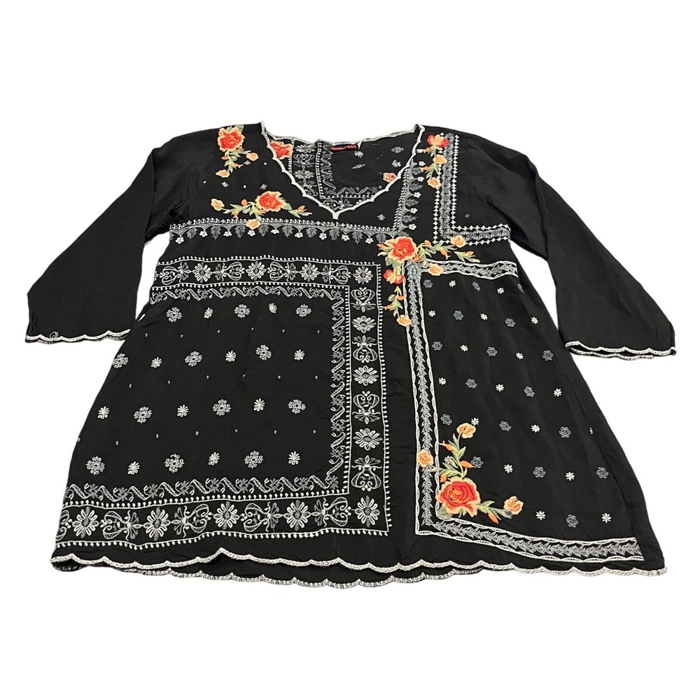 Johnny Was Tunic Womens XS Black Embroidered Floral Bandana Print Scallop Hem